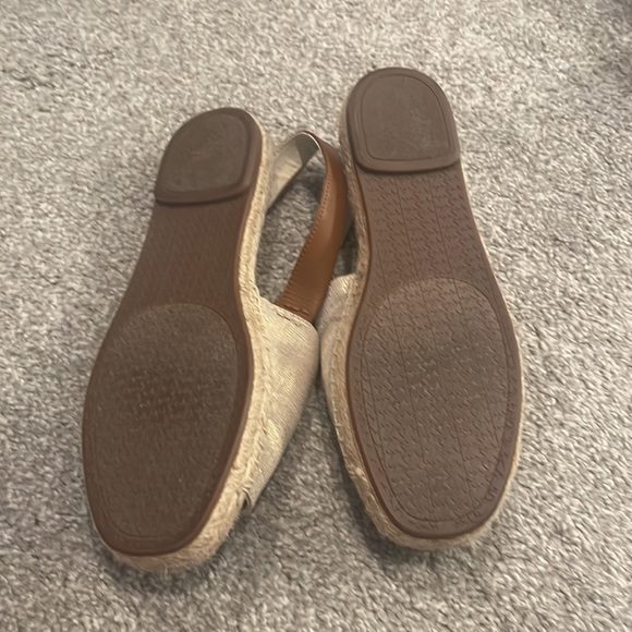 Sandal - Picture 3 of 4